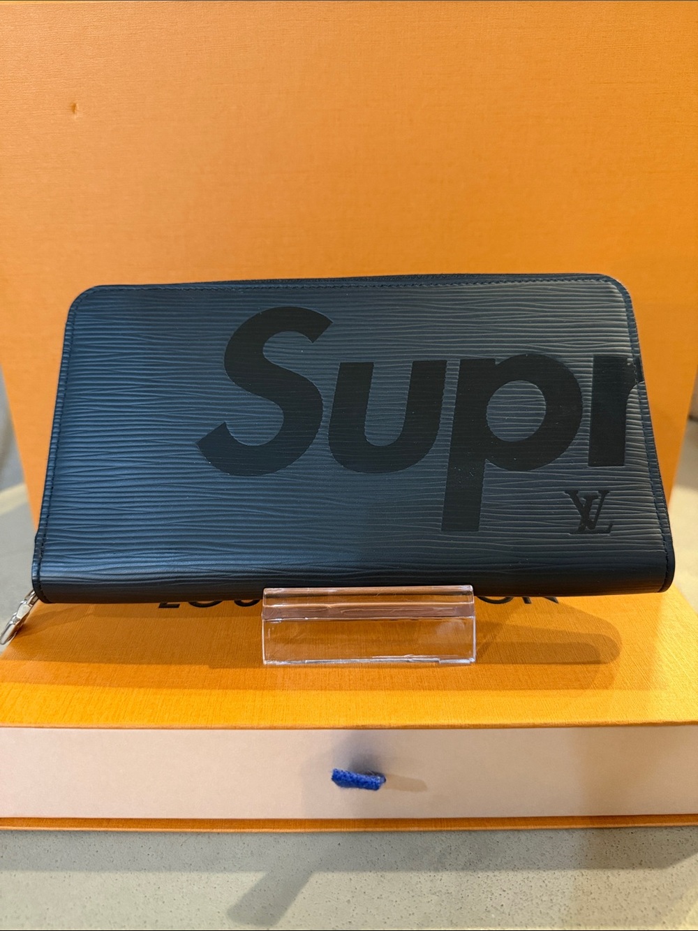 LOUIS VUITTON ✨NEW✨RARE✨ Louis Vuitton x Supreme Zippy Organizer Wallet in Black